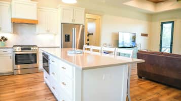 Refrigerador, microondas, parrilla de estufa y lavavajillas