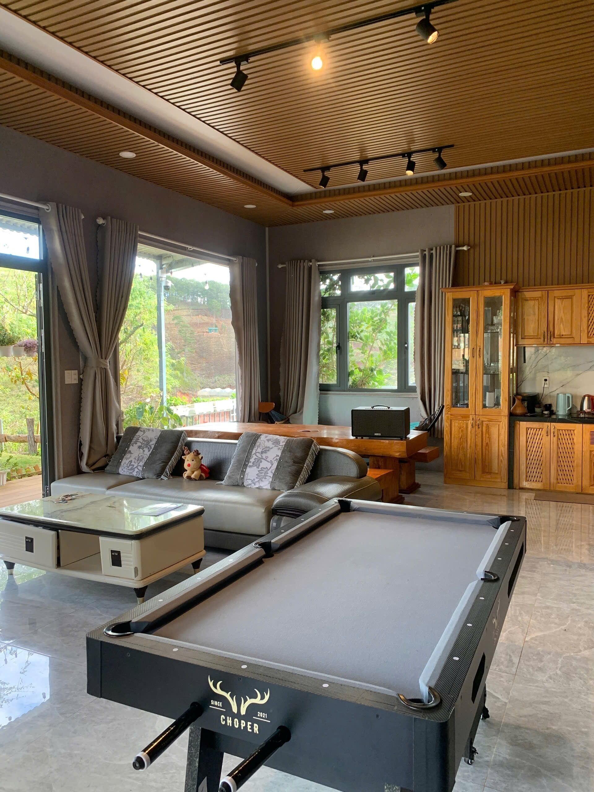 60-inch Smart TV with satellite channels, fireplace