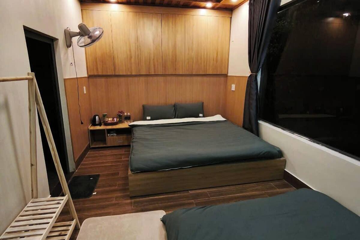 Luxury Studio, 1 King Bed, Garden View | Egyptian cotton sheets, premium bedding, down comforters