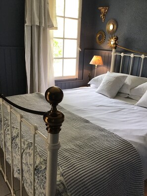 1 chambre, fer et planche à repasser, Wi-Fi, literie fournie