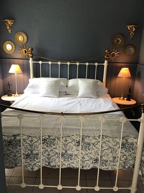 1 chambre, fer et planche à repasser, Wi-Fi, draps fournis
