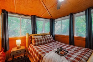 3 室のベッドルーム、アイロン / アイロン台、WiFi、ベッドシーツ