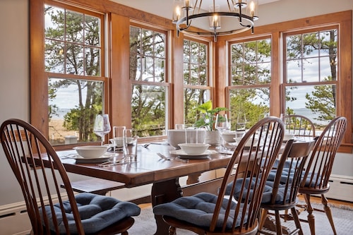 Beachfront • 30 Steps to the Beach • Sunrise Views