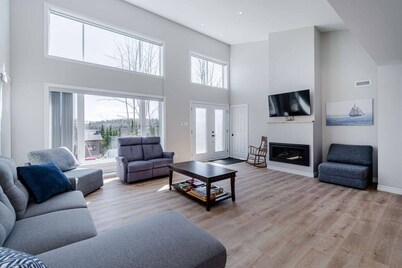 Hôtel à la maison - Le Trio, golf et ski!