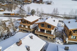 Chalet | Exterior - Chalet With Shared Swimming Pool (Neukirchen am Grossvenediger)