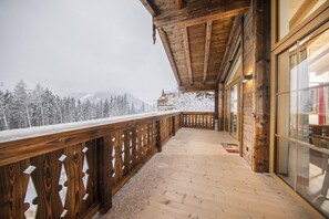 Chalet | Property grounds