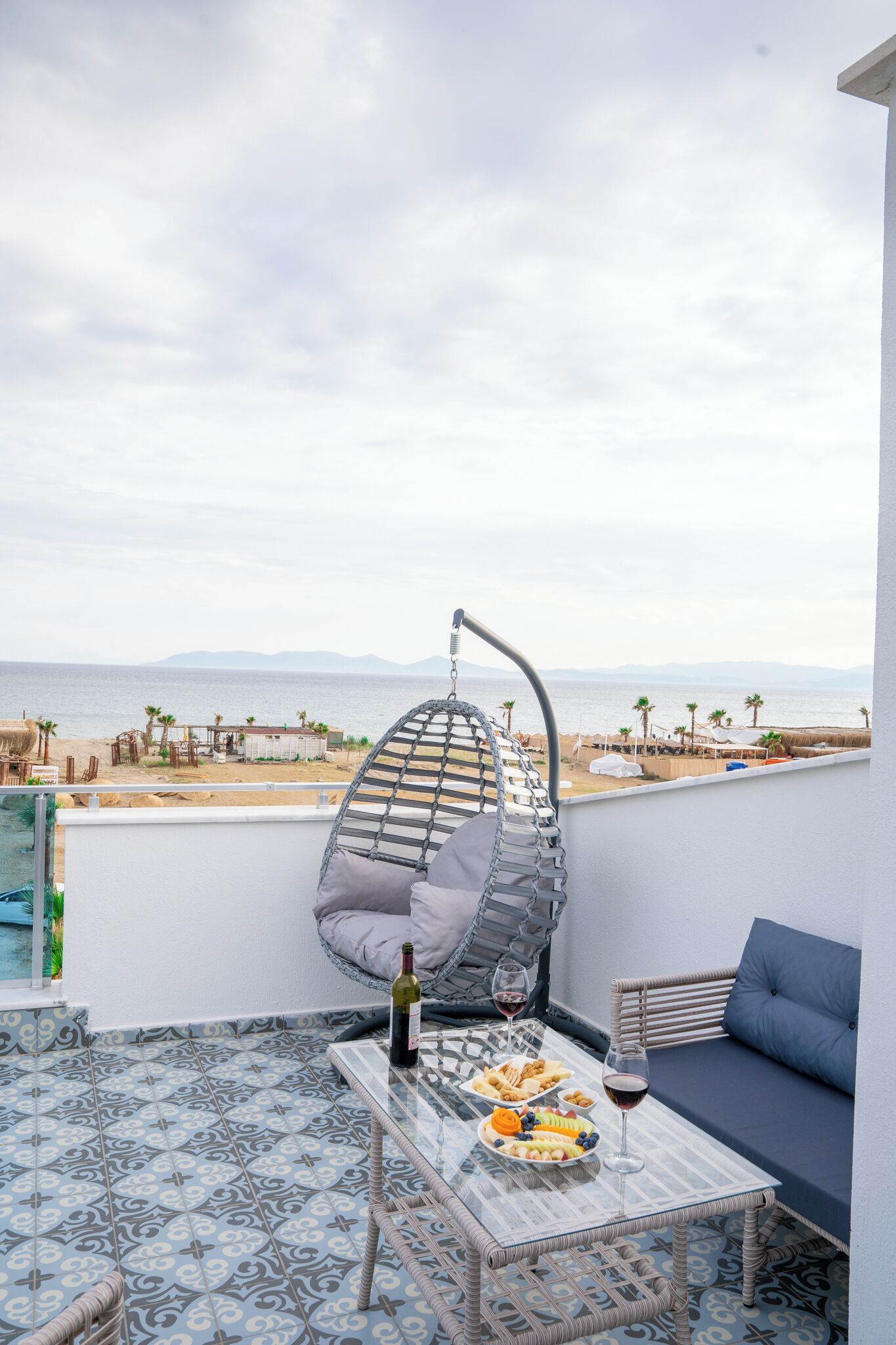 Deluxe-Dreibettzimmer, Mehrere Betten, Terrasse, Meerblick | Ausblick vom Zimmer