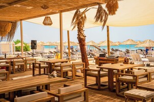 Breakfast, lunch, dinner served; Turkish cuisine, beach views 