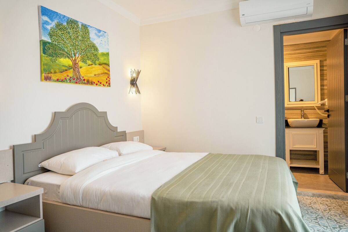 Standardzimmer, 1 Doppelbett, Balkon, eingeschrÀnkter Meerblick