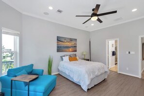 4 chambres, fer et planche à repasser, lit de bébé portatif, Wi-Fi