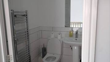 House | Bathroom | Shower, towels