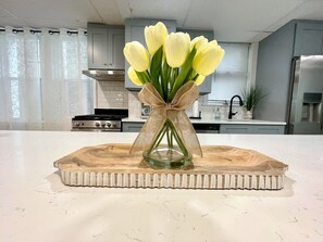 Fridge, microwave, oven, stovetop - Charming 3-bedroom House - Two Blocks from the Beach (Ventnor City)