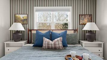 5 Schlafzimmer, Schreibtisch, Bügeleisen/Bügelbrett, Reisekinderbett