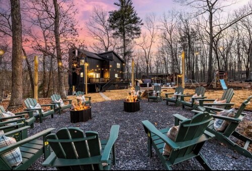 Escape to the Poconos | Hot Tub, Sauna, Mini-Golf