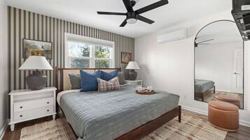 5 bedrooms, desk, iron/ironing board, travel cot