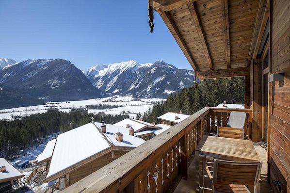 Chalet | Property grounds