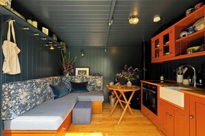 Fernseher, Kamin