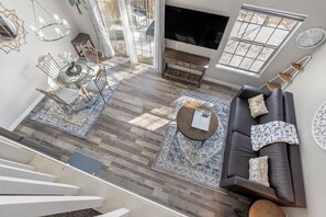 Smart TV, DVD player, books - 2BR Lakeview Condo | Private Deck | Near Marina (Branson)