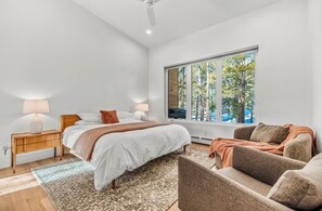 4 habitaciones, escritorio, tabla de planchar con plancha y wifi 