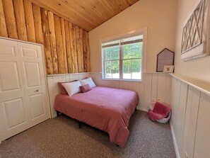 3 Schlafzimmer, Reisekinderbett, kostenloses WLAN, Bettwäsche