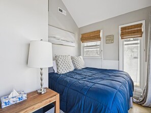 4 bedrooms, iron/ironing board, free WiFi