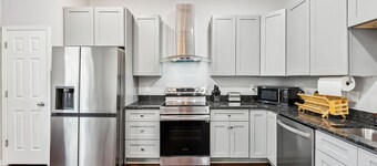 Cozy Columbus Escape Near OSU and Downtown – Sleeps 12 - Great for Game Days!