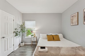 4 Schlafzimmer, Bügeleisen/Bügelbrett, Reisekinderbett, WLAN