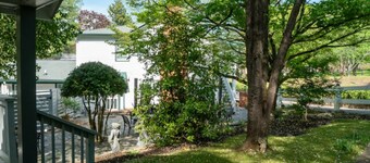 The Chestnut Cottage—5 minute walk to Dahlonega Square