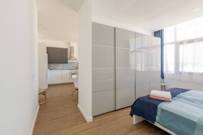 2 quartos, ferros/tábuas de passar roupa, Wi-Fi, roupa de cama