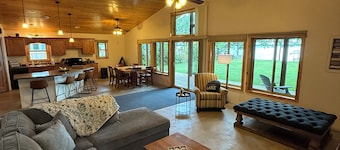 SUNSET BEACH CABIN - Charming 2-bedroom home INCLUDES PONTOON RENTAL!!!