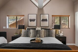 2 habitaciones, tabla de planchar con plancha y cuna de viaje