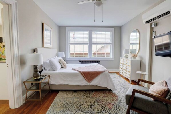 1 habitación, tabla de planchar con plancha, cuna de viaje y wifi 