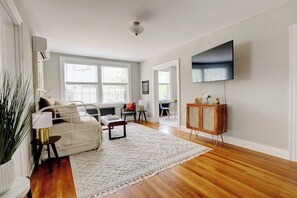 1 bedroom, iron/ironing board, travel cot, WiFi