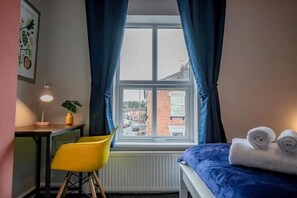 2 Schlafzimmer, Schreibtisch, Bügeleisen/Bügelbrett, kostenloses WLAN