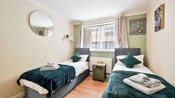 2 bedrooms, desk, iron/ironing board, free WiFi