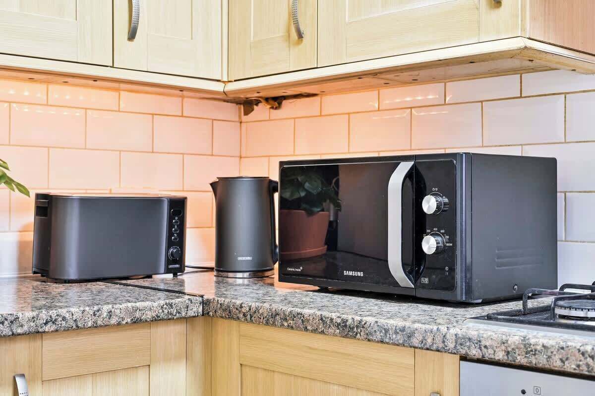 Refrigerador, microondas, horno, placa de cocina