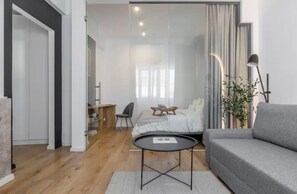 1 bedroom, iron/ironing board, WiFi, bed sheets - Cozy 1-bedroom apartment in awesome București with WiFi, AC (București)