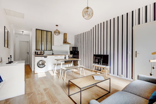 Apartemen, 1 Tempat Tidur Double dengan tempat tidur Sofa, Bebas Asap Rokok, dapur kecil | Area keluarga