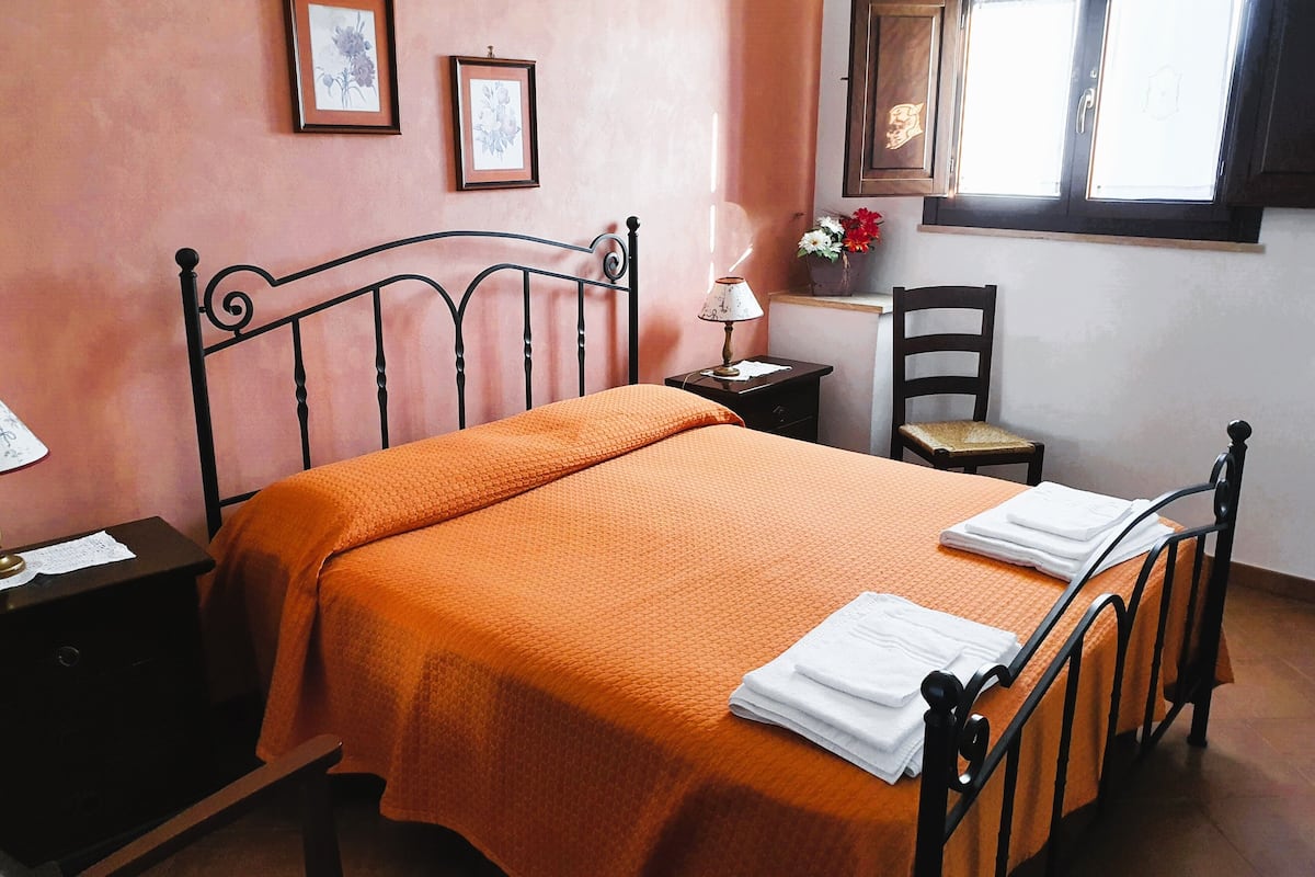 Habitación clásica con 1 cama doble o 2 individuales, vistas al jardín | Wifi gratis