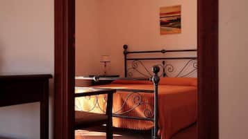 Deluxe Quadruple Room, Partial Sea View | Wi-fi percuma