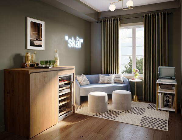 Smart TV - Newly renovated boutique hotel in heart of Solvang, California - dog friendly (Solvang)