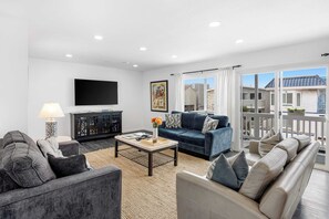 House (4 Bedrooms) | Interior - Topside Newport Rooftop Balcony + Ocean Views + Walk to Pier, Marina Village (Newport Beach)