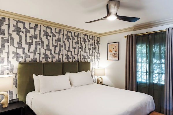 1 bedroom, bed sheets