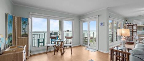 Téléviseur connecté, livres