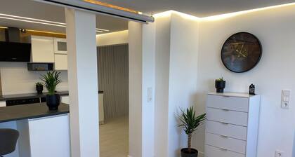 Neues Apartment mit Whirlpool und Home-Kino