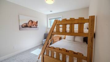 3 bedrooms, WiFi, bed sheets