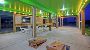 Interior - Sleeps 21, 2 Homes Private Pool, Patio Lounge w/ Fire Pit, Bar, TV, & Games (Port Aransas)