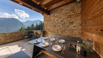 Chalet | Outdoor dining
