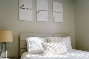 3 bedrooms, iron/ironing board, WiFi, bed sheets