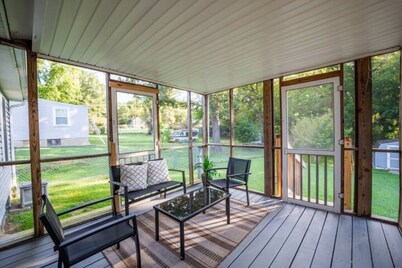 Spacious 3bd/2ba near Casino